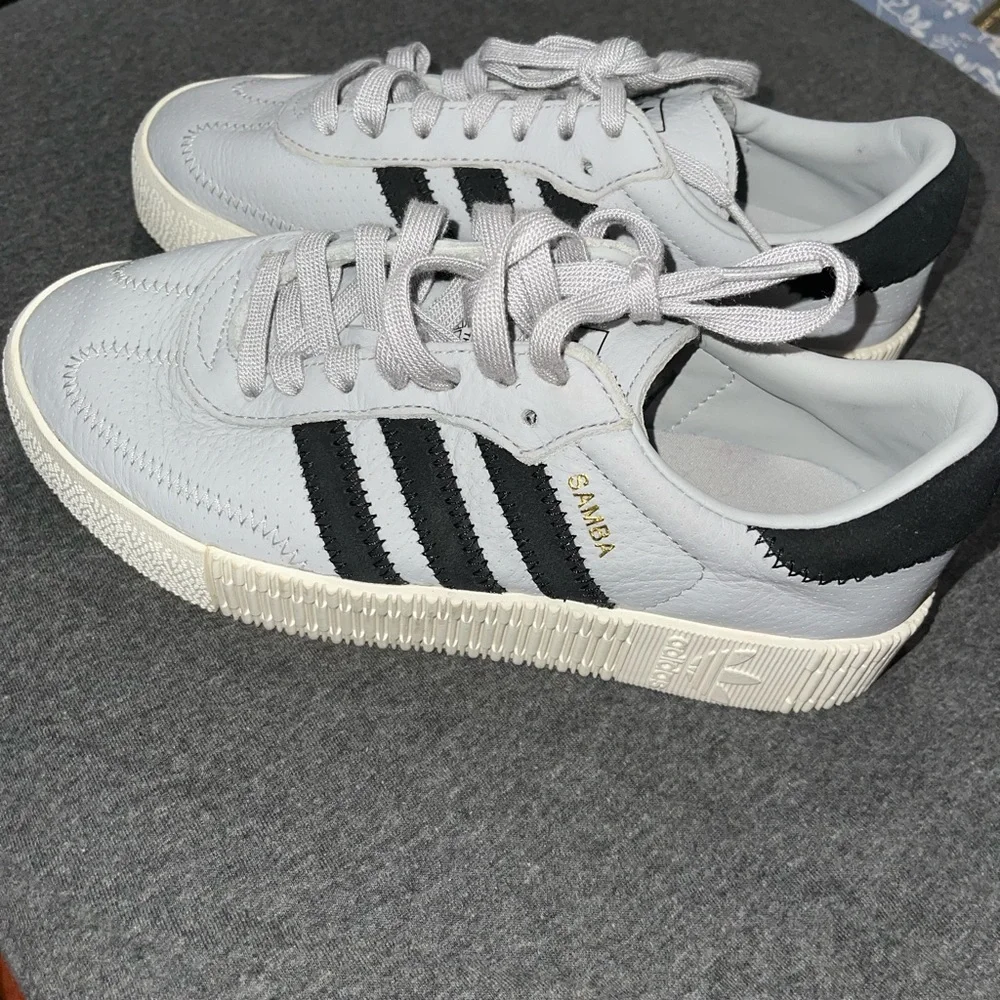 Platform adidas
